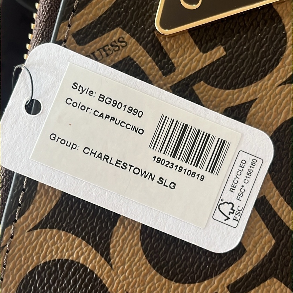 Brand New Guess Two Tone Brown Cappuccino Logo Wristlet Wallet Phone Holder - Picture 16 of 16